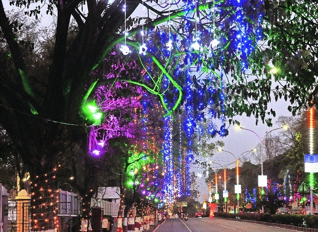 Decorative LED Lights Installed by Nagpur Municipal Corporation Fail to Work Properly Just 50 Days After Installation