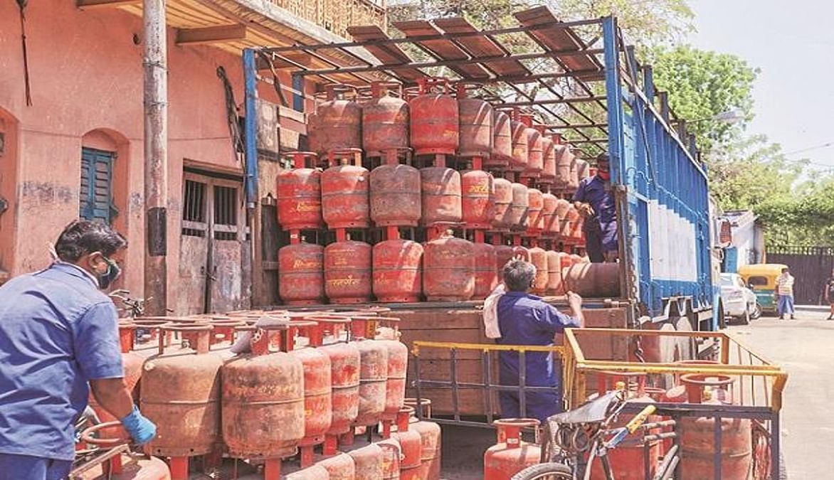 Relief for Consumers as State-Run Oil Marketing Companies Reduce Commercial LPG Cylinder Prices