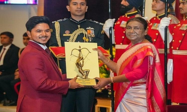 Nagpur Archer Ojas Deotale Honored with Arjuna Award