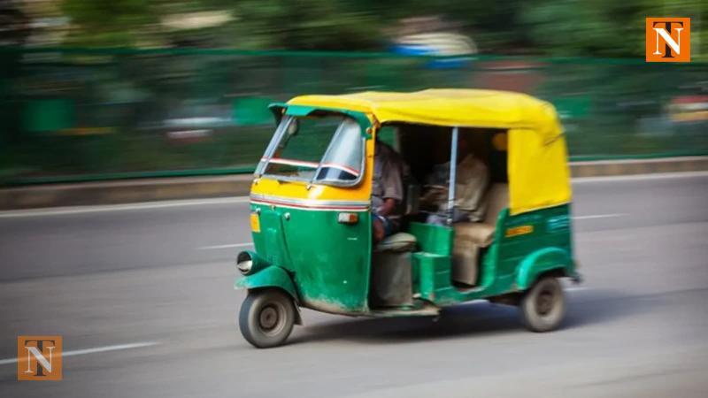 Auto-Rickshaw Driver Killed by Speeding Truck Near Dongargaon