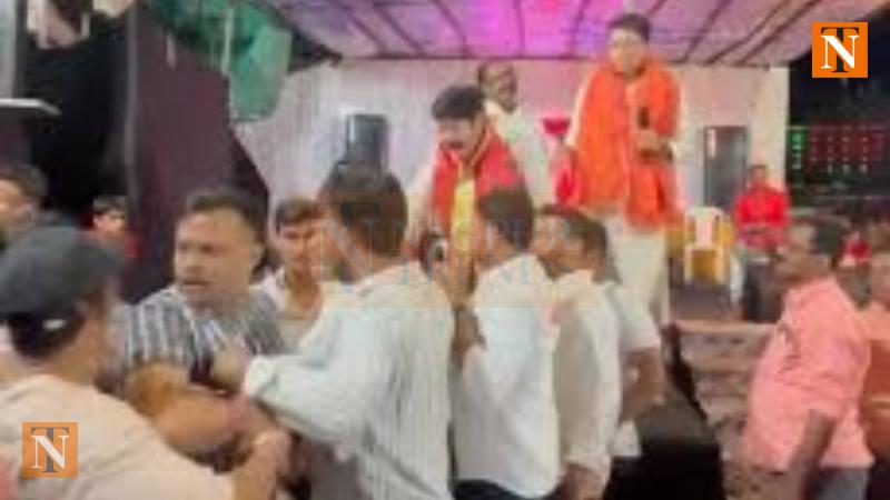 Nagpur Congress Leaders Jichkar, Wankhede Involved in Public Fight