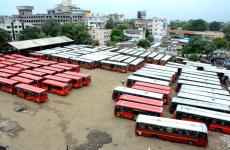 Ongoing Aapli Bus Strike Disrupts Commuters, Unions Hold Firm Despite Salary Offer
								