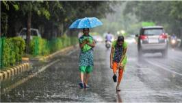 IMD Issues 'Red Alert' for East Vidarbha Due to Heavy Rainfall
								