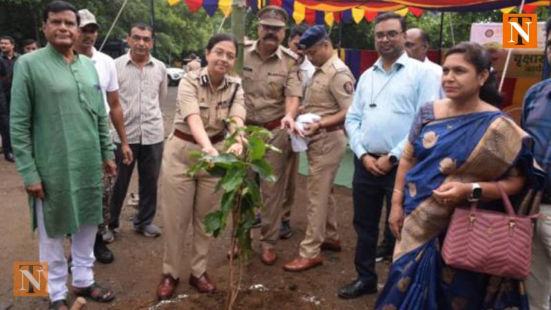 Nagpur Police Commissionerate and Maitri Parivar Organize Tree Plantation Drive