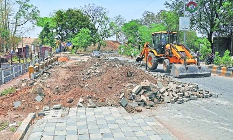 Ambazari Lake Overflow Bridge Demolition Begins Without Prior Warning