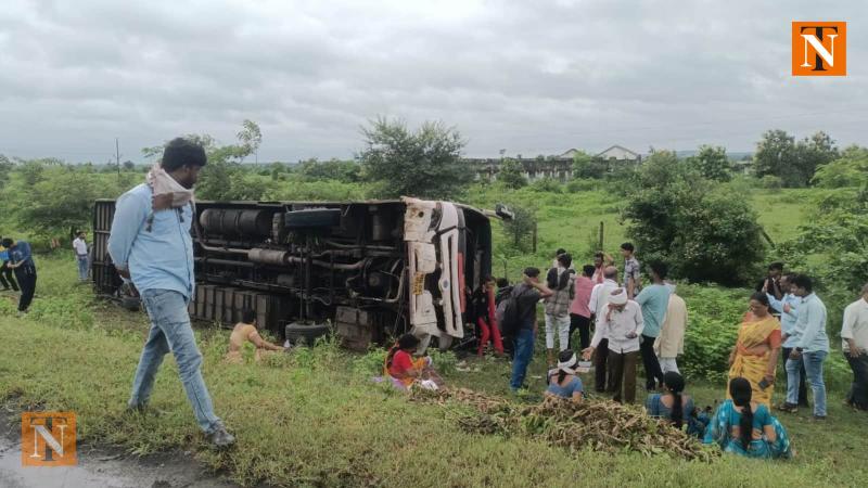 Bus Overturns on Amravati-Nagpur Highway, 1 Dead and 28 Injured