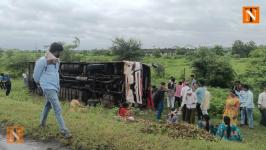 Bus Overturns on Amravati-Nagpur Highway, 1 Dead and 28 Injured
								