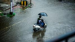 Refreshing Morning Showers Bring Relief to Nagpur
								