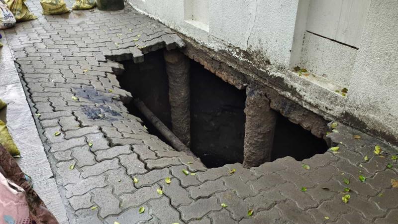 Subhash Nagar, Pardi Area's Footpath Collapse Creates 24-Foot Hole