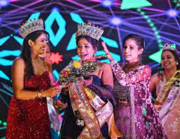 Rashmi Chatterjee Secures Victory as Mrs India 2023-24