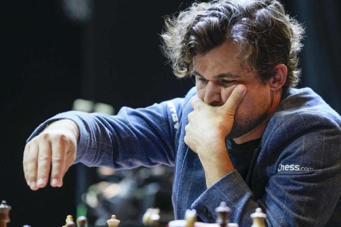 Carlsen wins the Rapid title with ease at Tata Steel Chess India