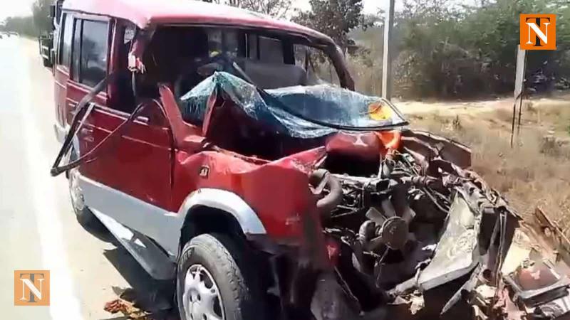 Tata Sumo Smashes into Stationary Truck in Parshivni, Six Critical