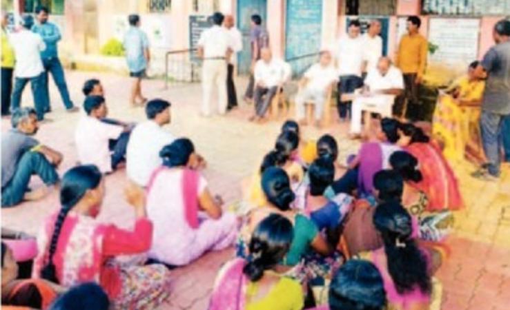 Parents Stage Sit-In Protest Over Teacher Absences at ZP School