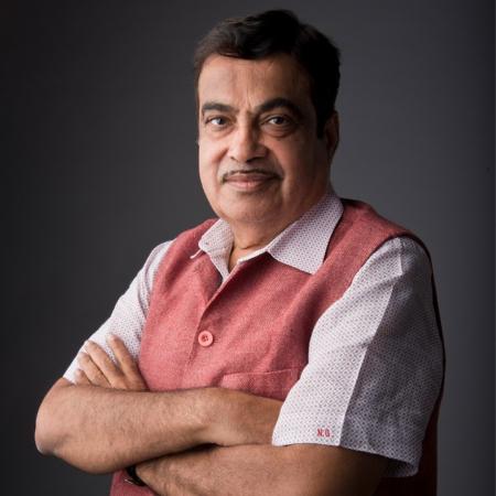 Nitin Gadkari Inaugurates  Hostels for OBC Students in Gondia