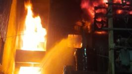 Fire Breaks Out at Plastic Factory Near Nagpur Hospital
								